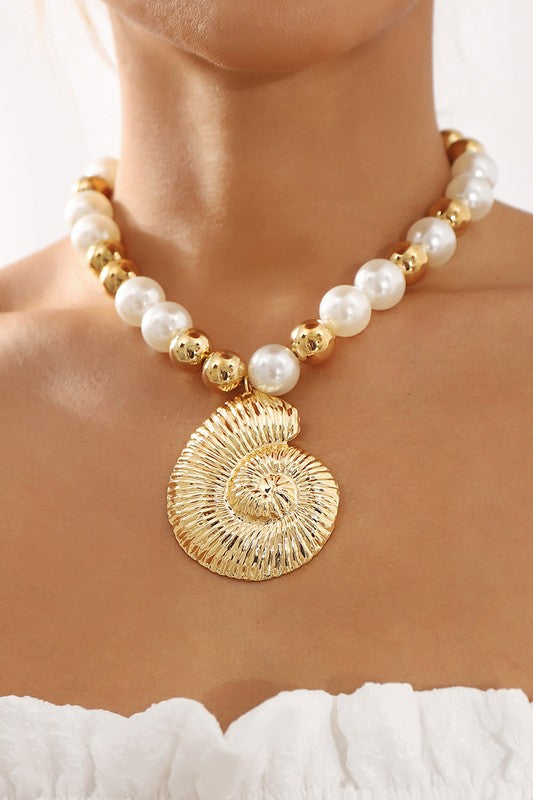 Pearl Beaded Conch Pendant Necklace