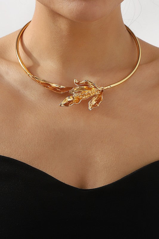 Asymmetric Metal Leaf choker Collar Necklace