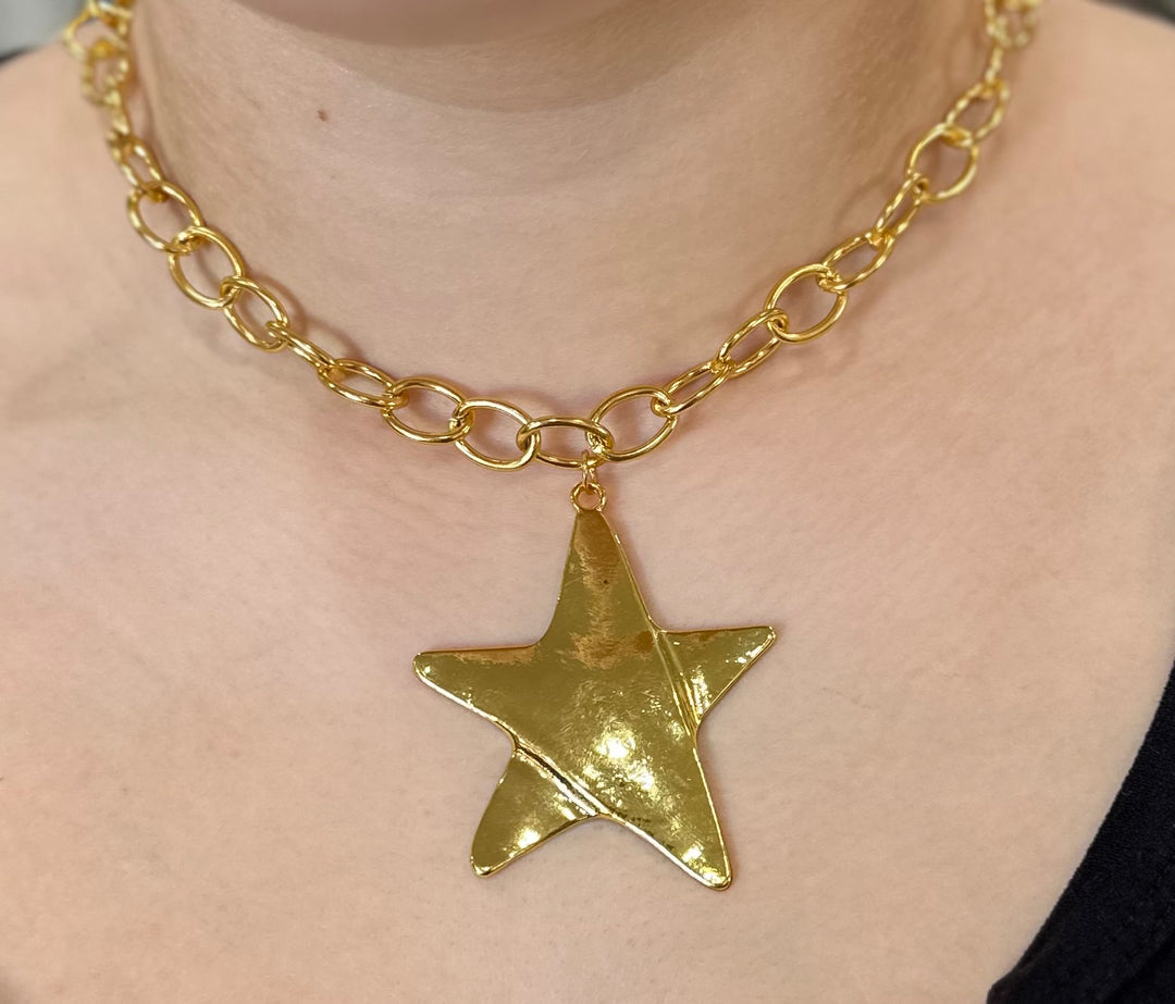 Oversized Star Pendant Necklace