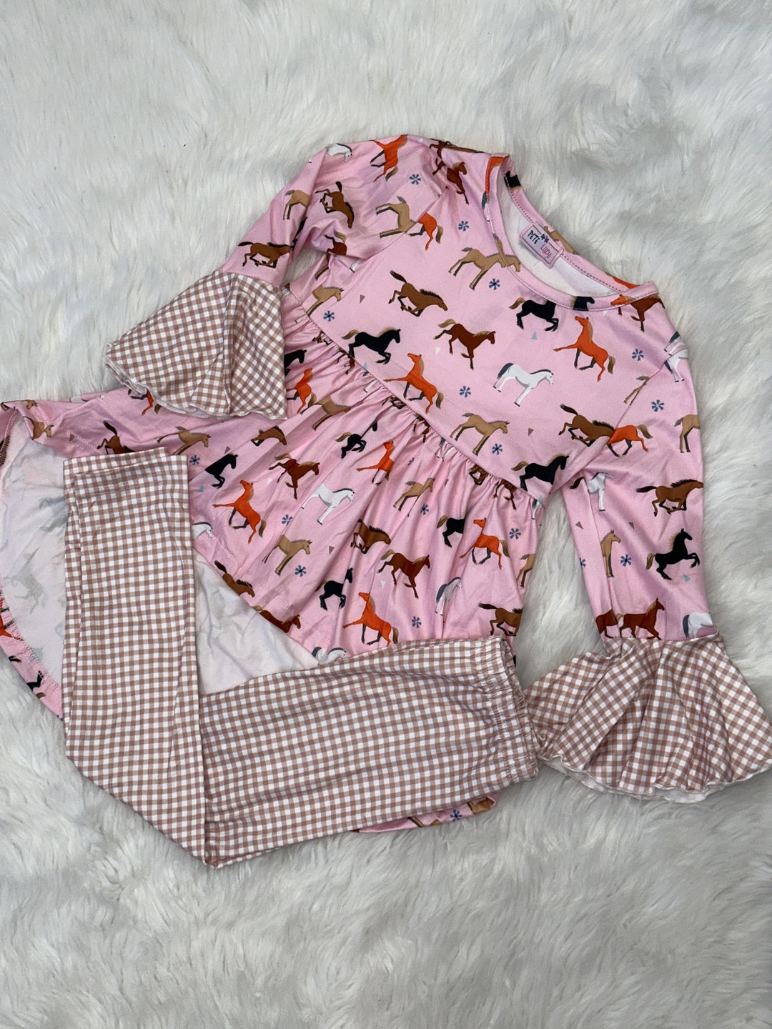 Happy Horses Outfit