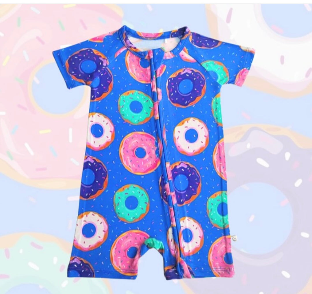 Dancing Donuts Shortie