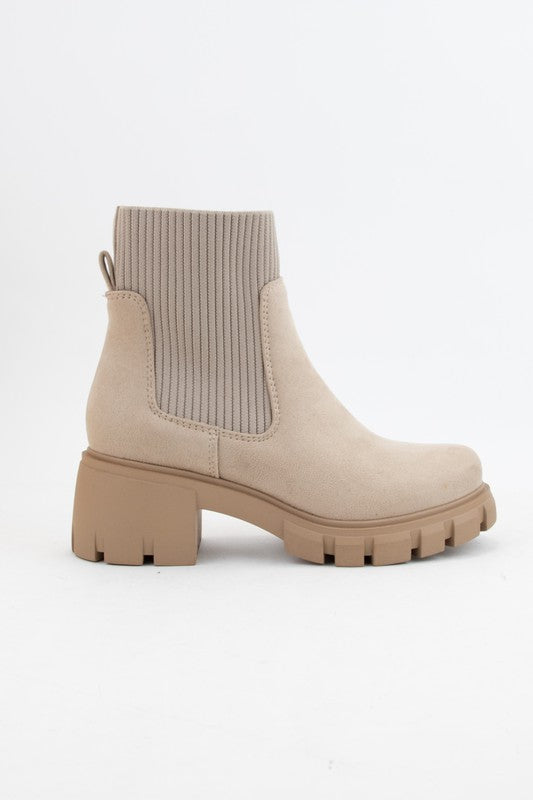 Zordy Ribbed Ankle Platform Chelsea Booties