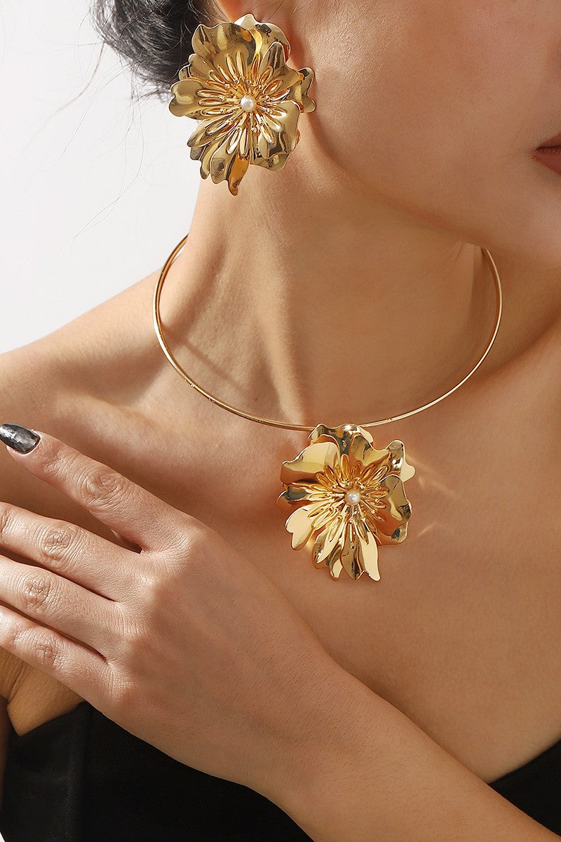 Metal Pearl Flower Collar Necklace